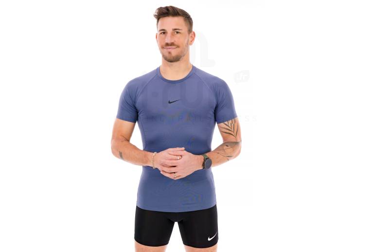 Nike Pro M