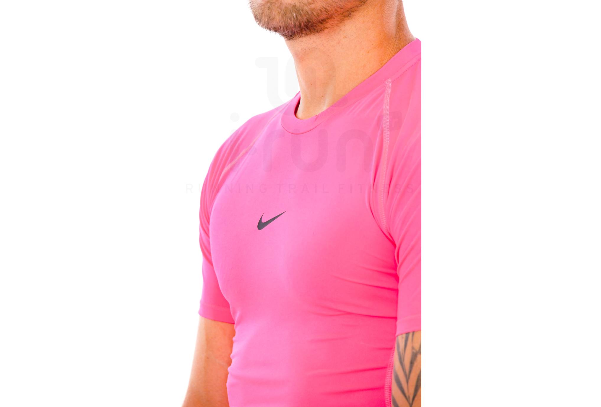Nike Pro M