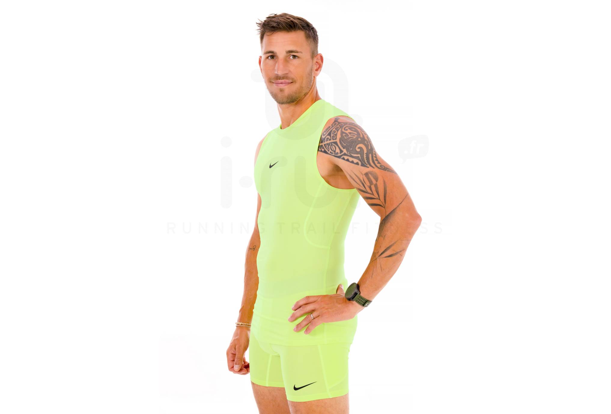 Nike Pro M