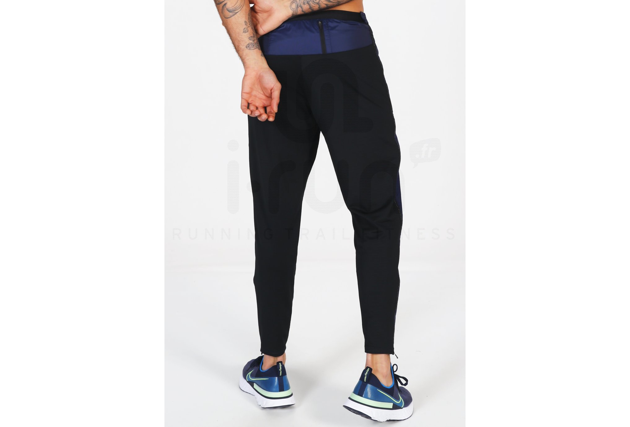 Nike Run Division Shield Phenom Herren