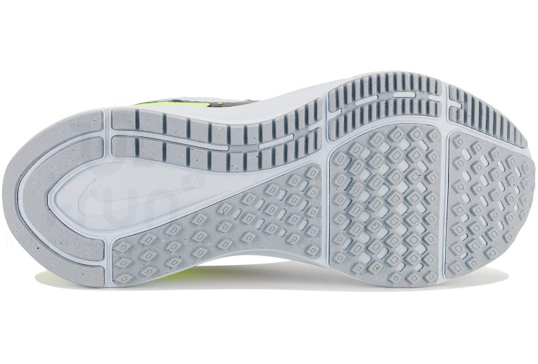 Nike Structure 25 