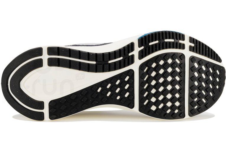 Nike Structure 25 