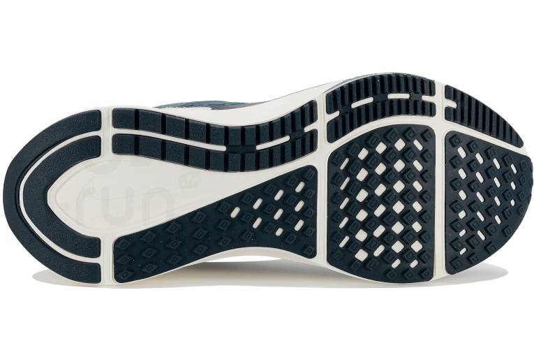 Nike Structure 25 