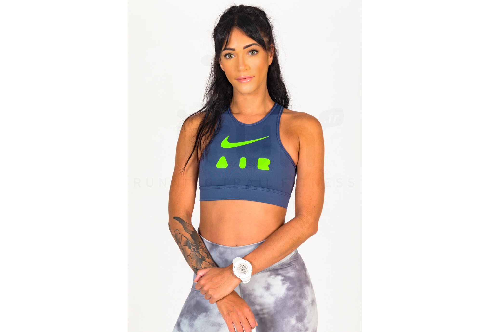 Nike Swoosh Curve