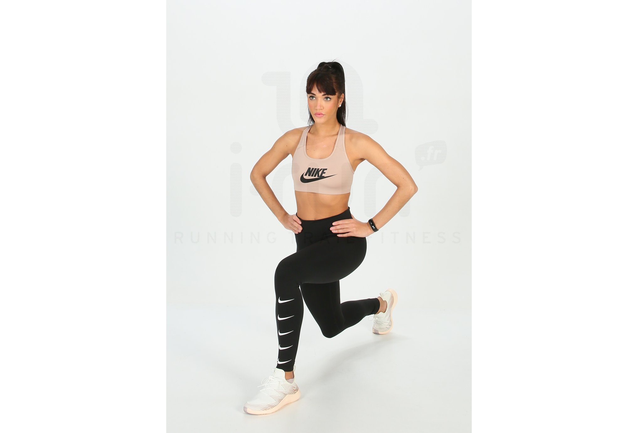 Nike Sujetador deportivo Swoosh Futura