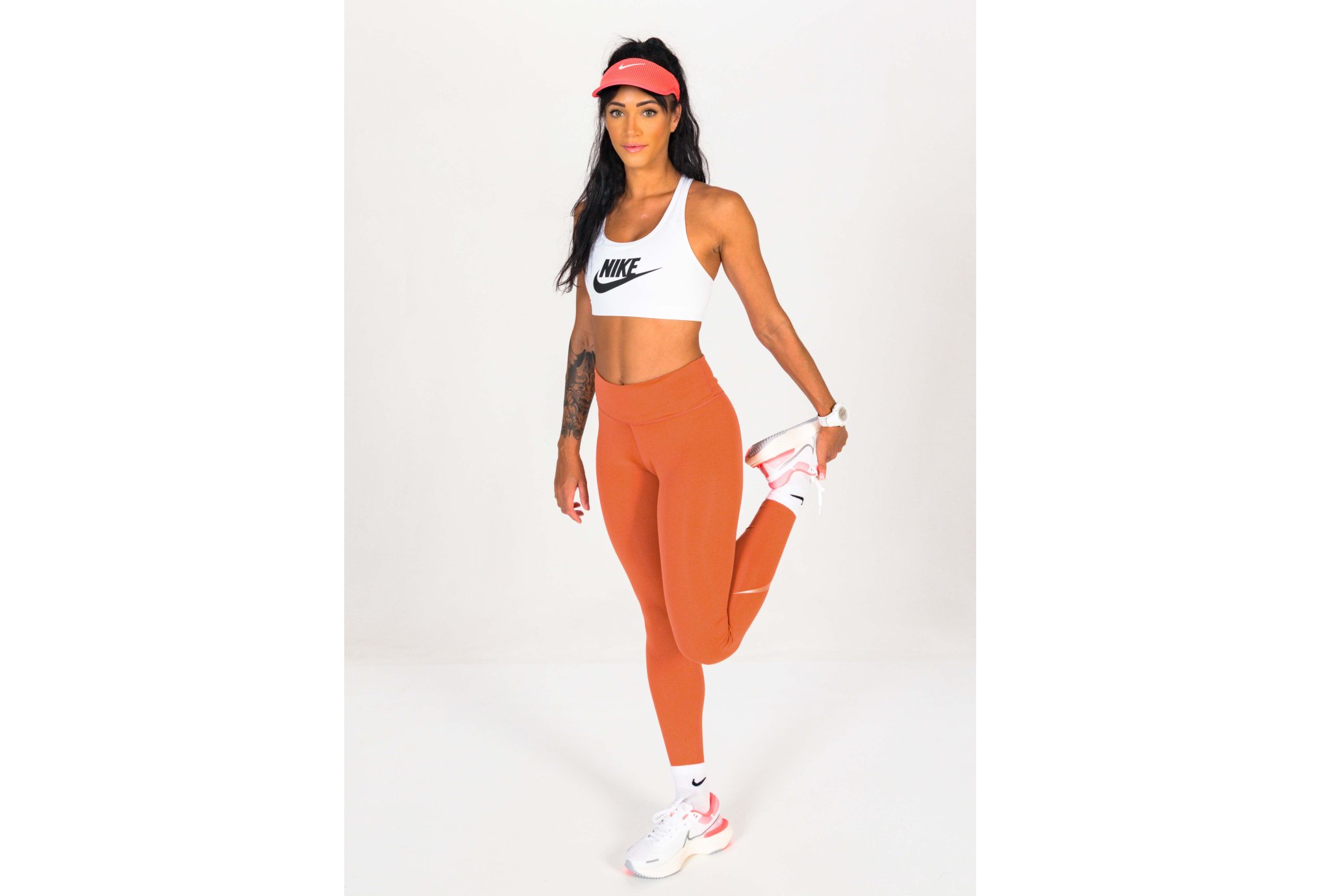 Nike Sujetador deportivo Swoosh Futura