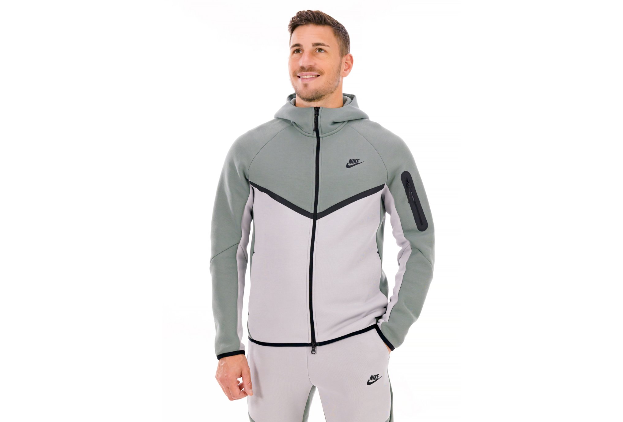 Nike Tech Windrunner