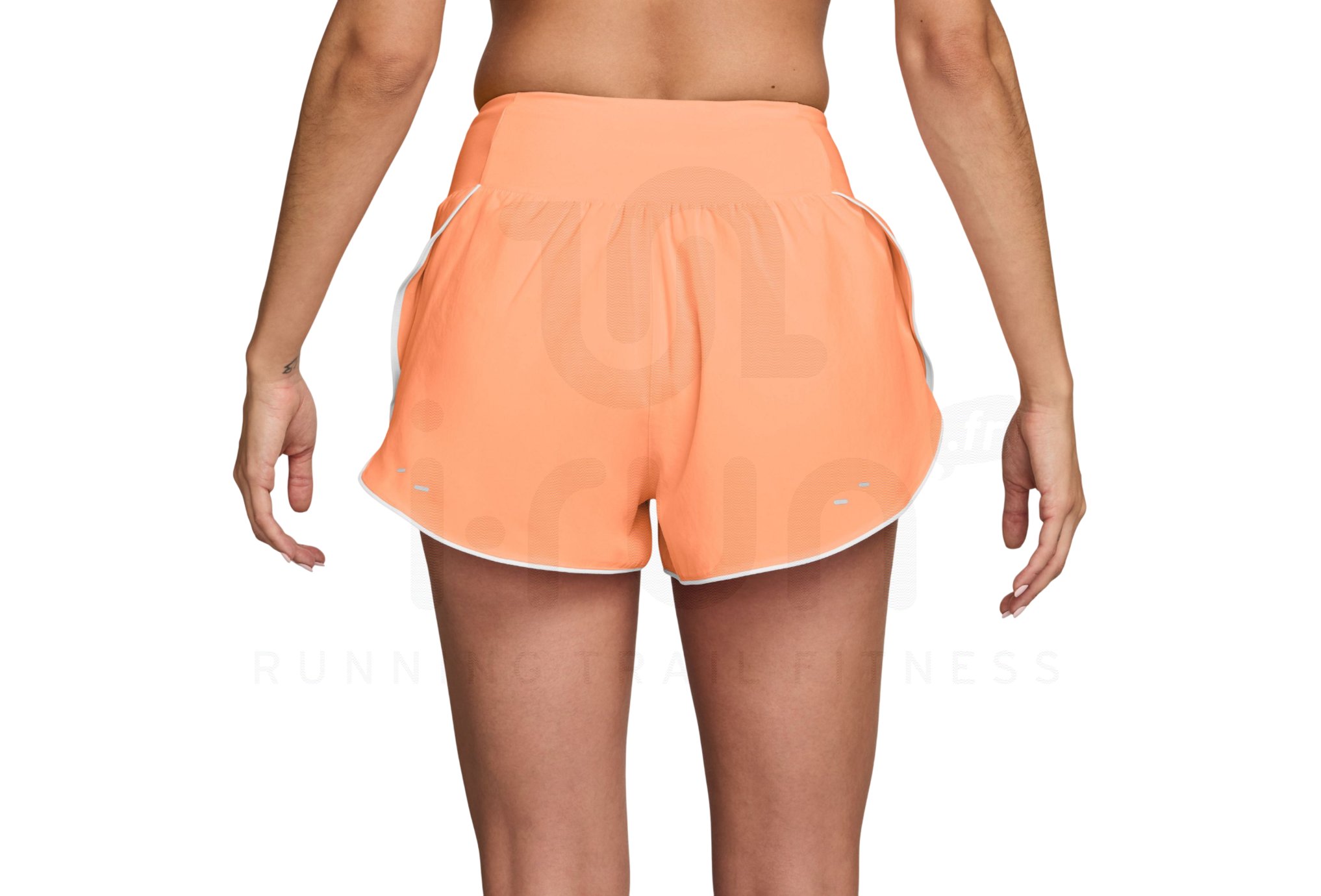 Nike Tempo Flow Swoosh