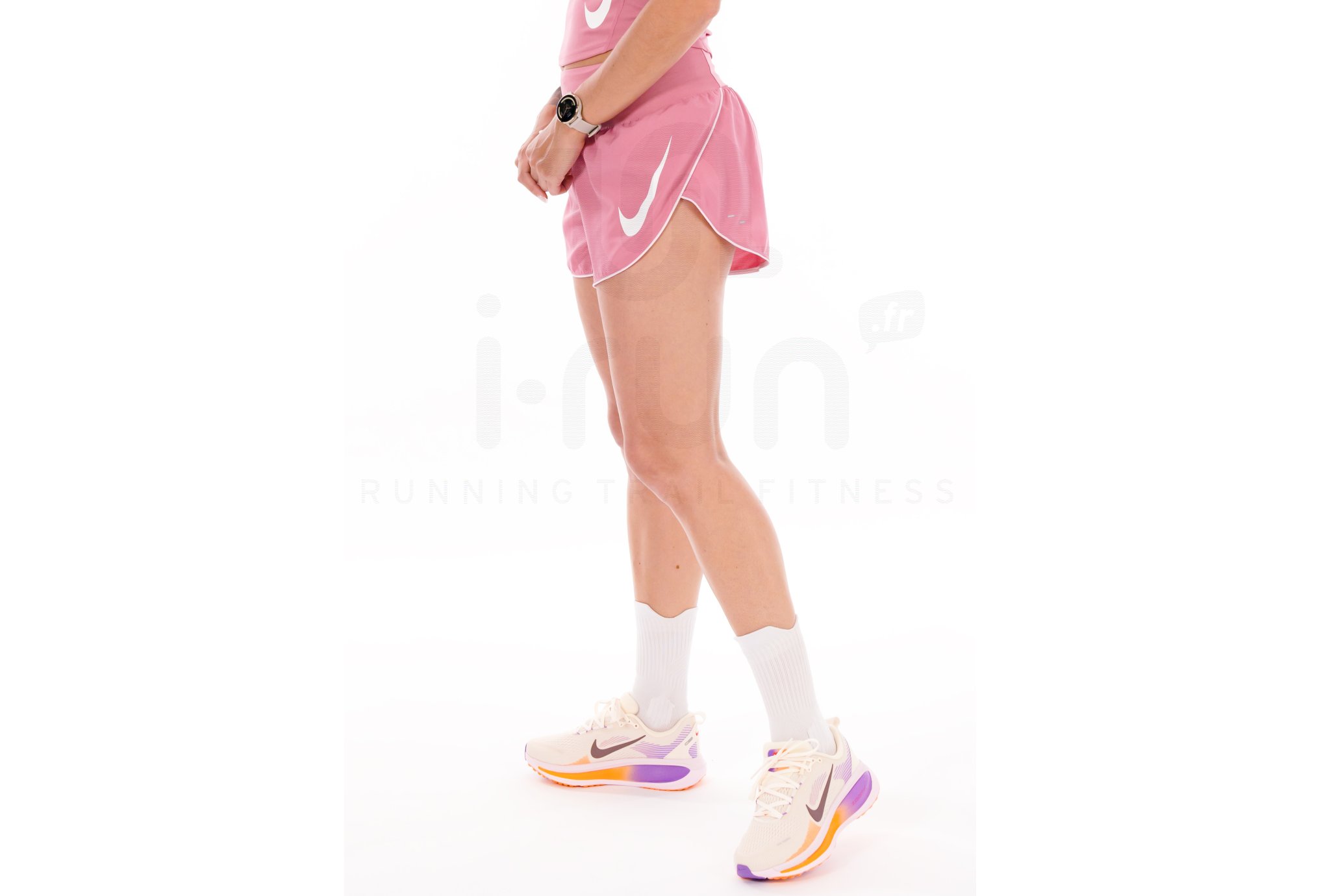 Nike Tempo Flow Swoosh