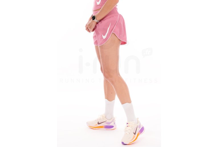 Nike Tempo Flow Swoosh
