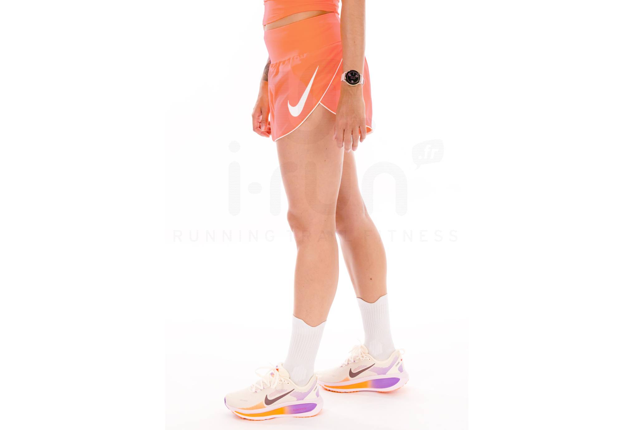 Nike Tempo Flow Swoosh