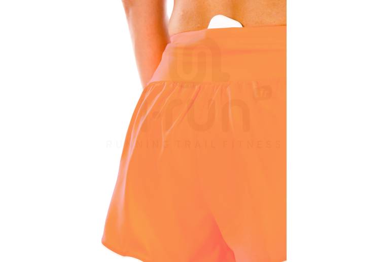 Nike Tempo Flow Swoosh