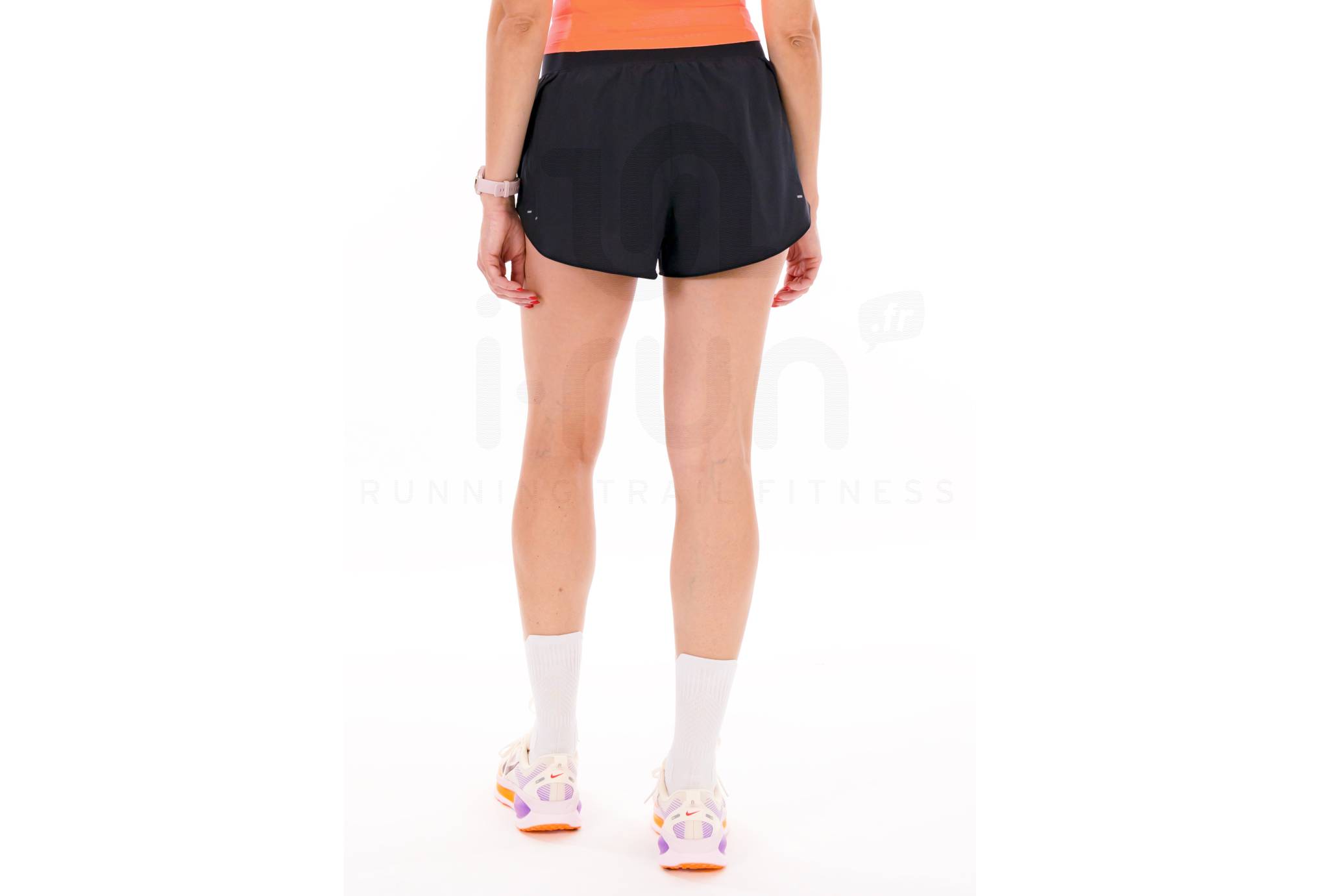 Nike Tempo Flow Swoosh
