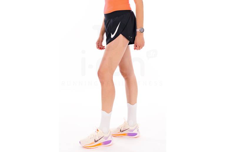 Nike Tempo Flow Swoosh