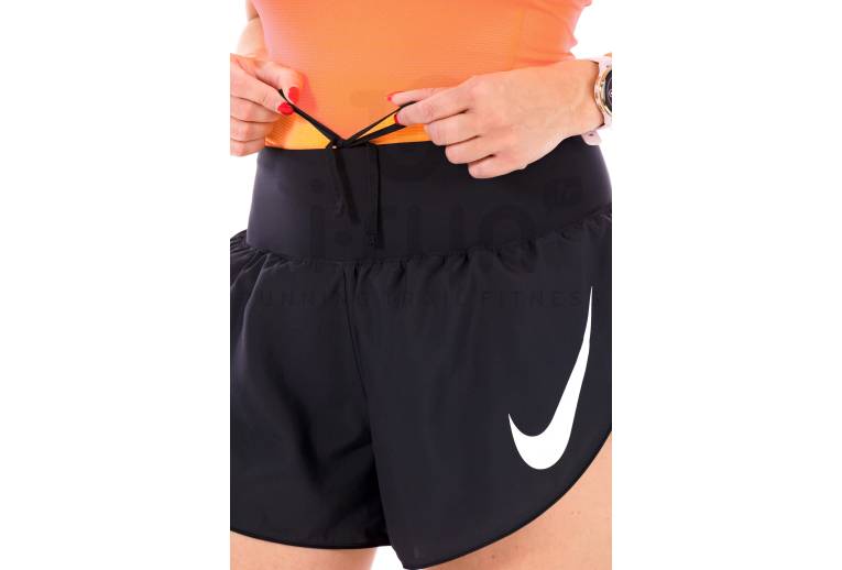 Nike Tempo Flow Swoosh