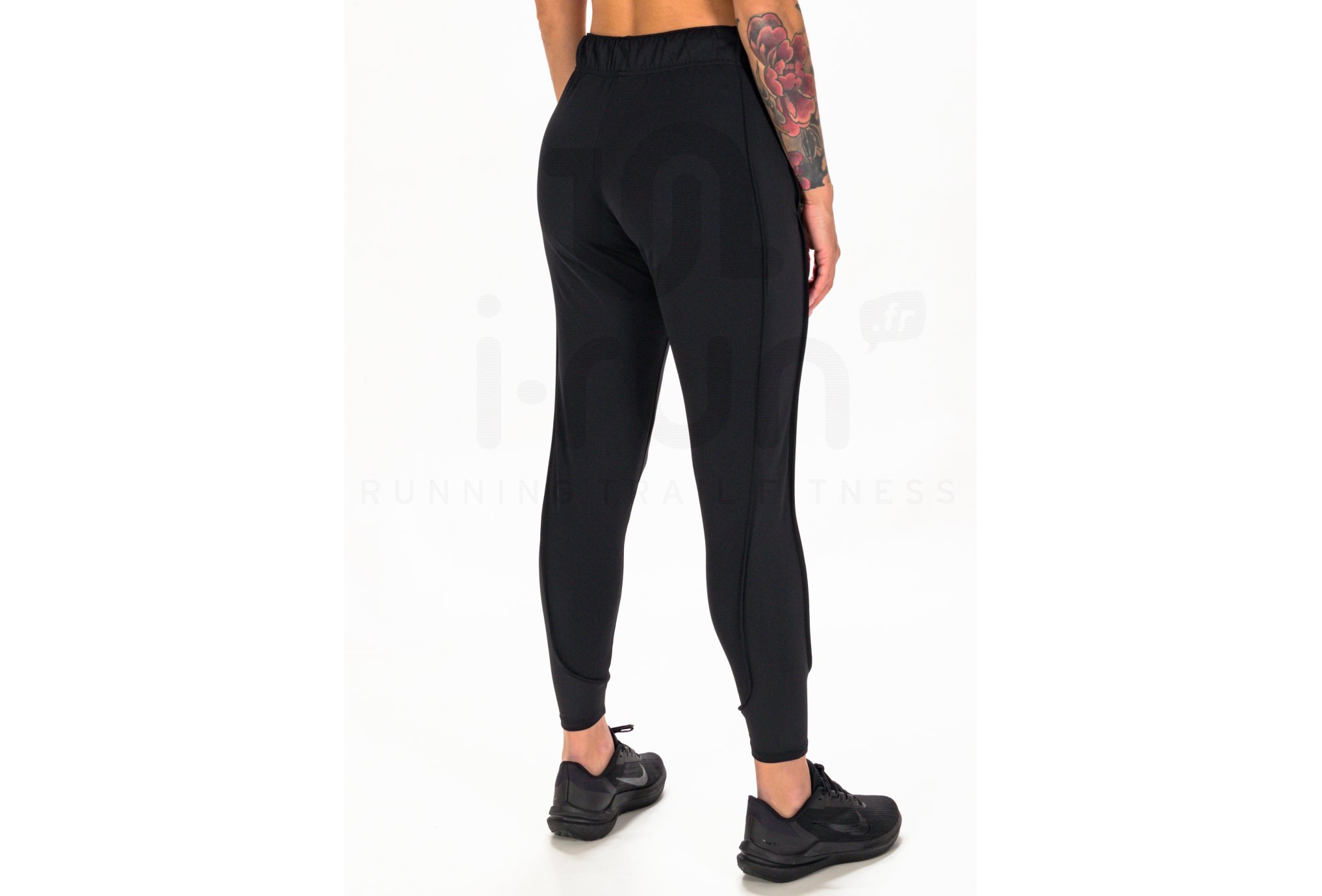 Nike Therma-FIT Essential W