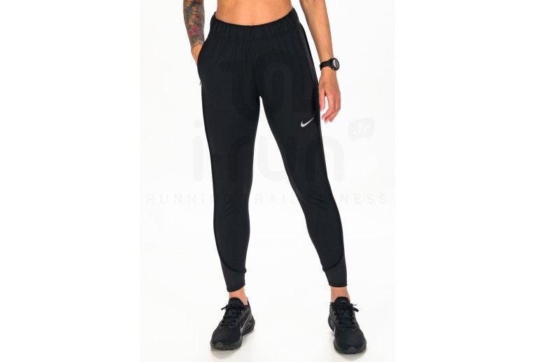 Nike Therma-FIT Essential W