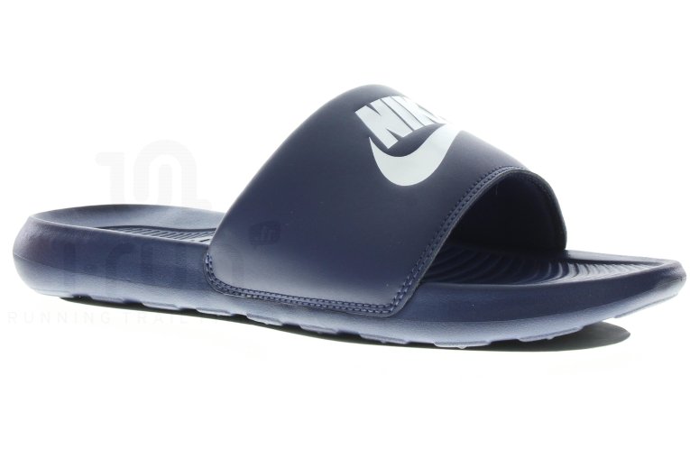 Nike Victori One M 