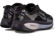 Nike Vomero 18 The Light Within