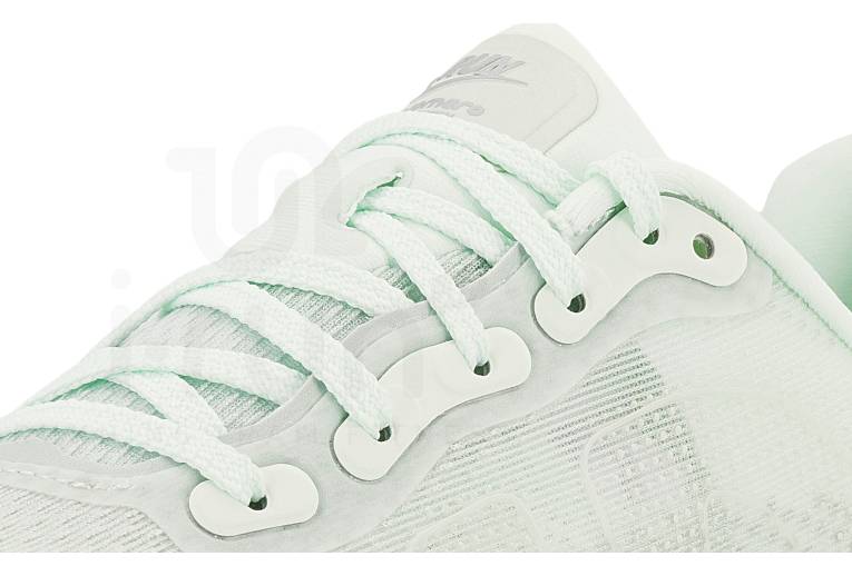 Nike Vomero Premium Match A Mile
