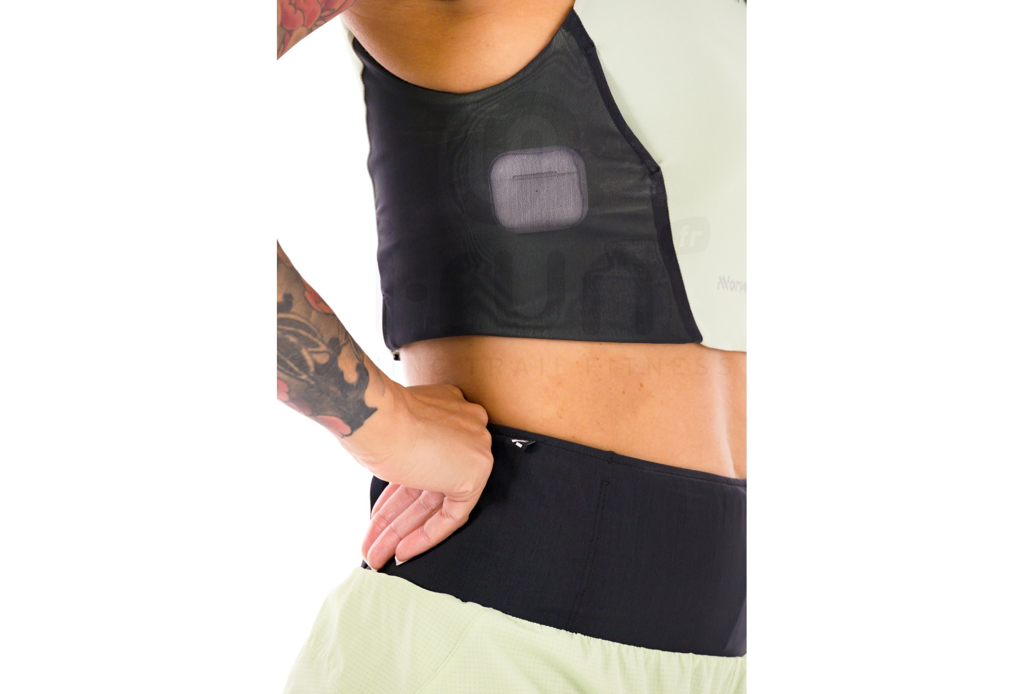 NNormal Trail Crop Top 02