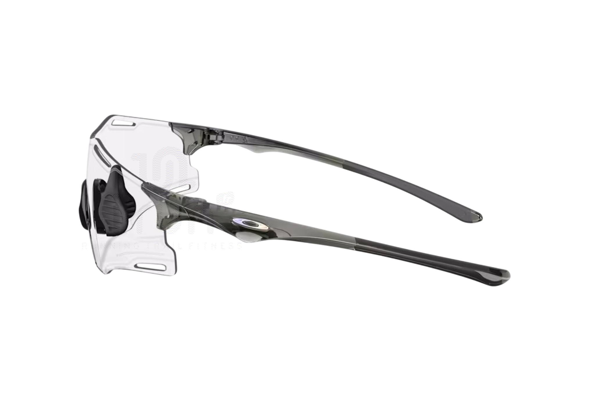 Oakley Cybr Zero Photochromic Iridium Clear to Black