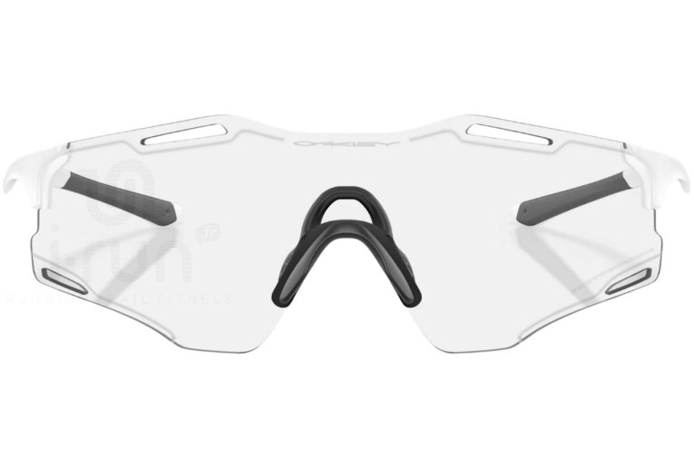 Oakley Cybr Zero Photochromic Iridium Clear to Black