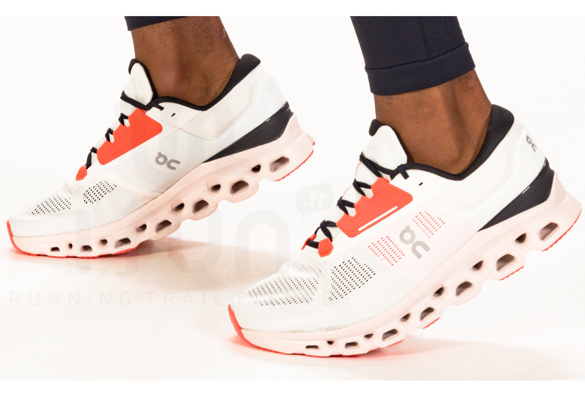 On-Running Cloudstratus 3 M
