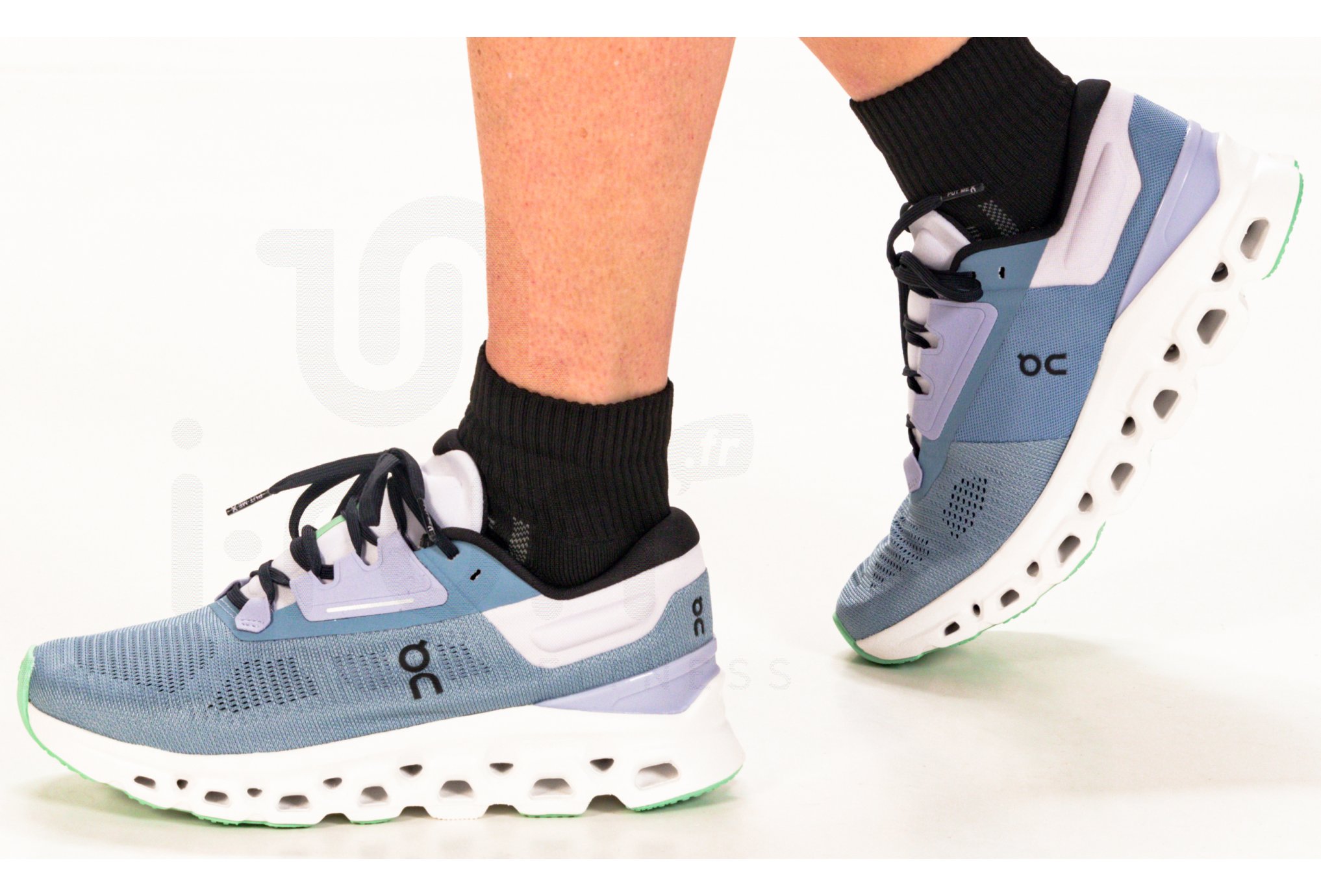 On-Running Cloudstratus 3 W