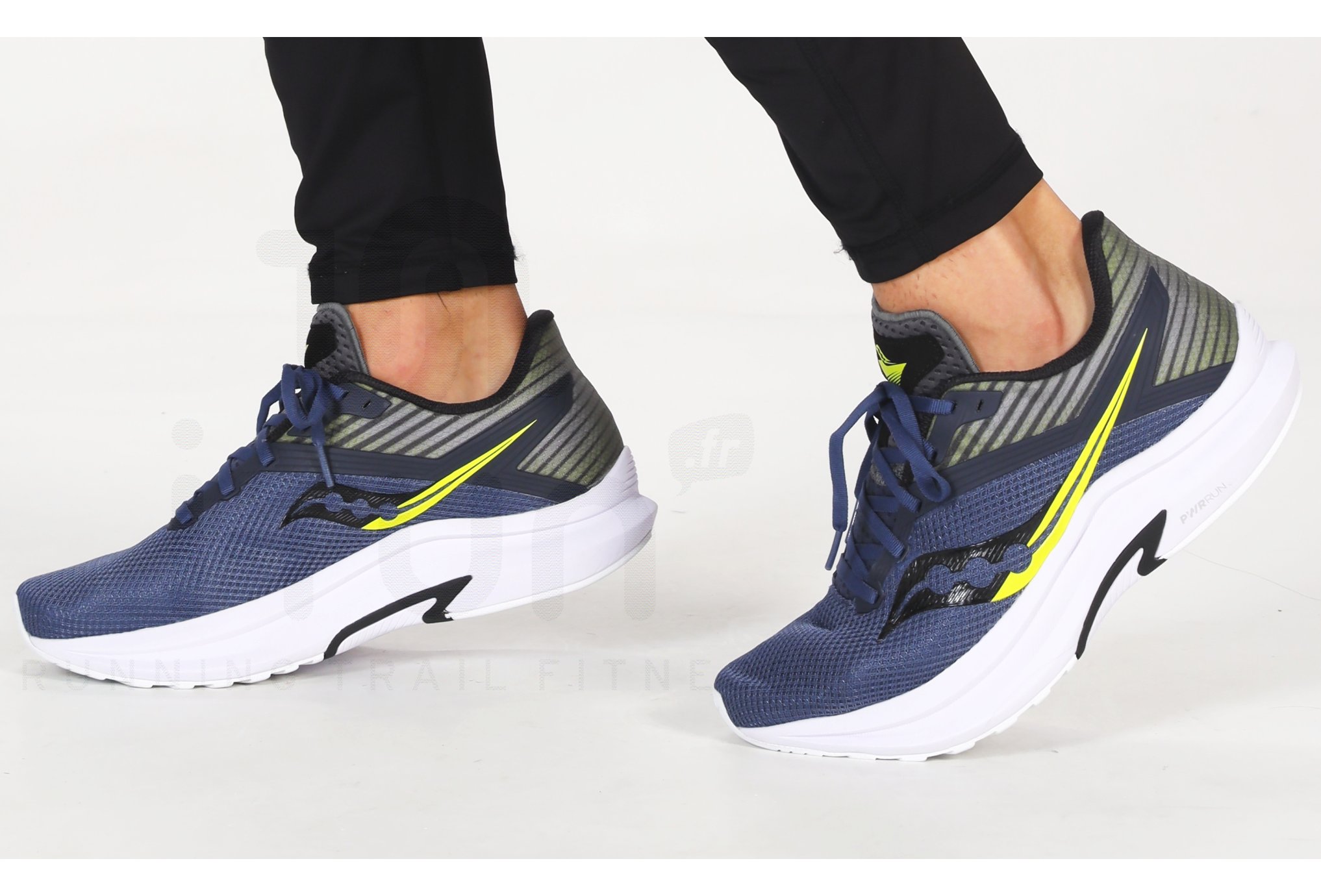Saucony Axon