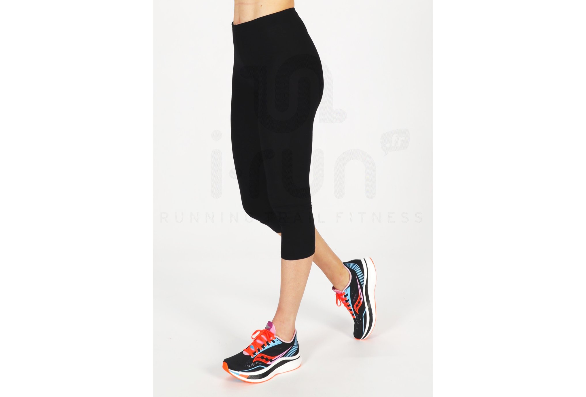 Saucony Endorphin Pro Bright Future Black Damen