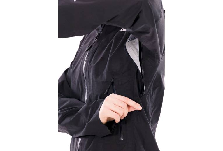 The North Face Signal 2.5L DryVent