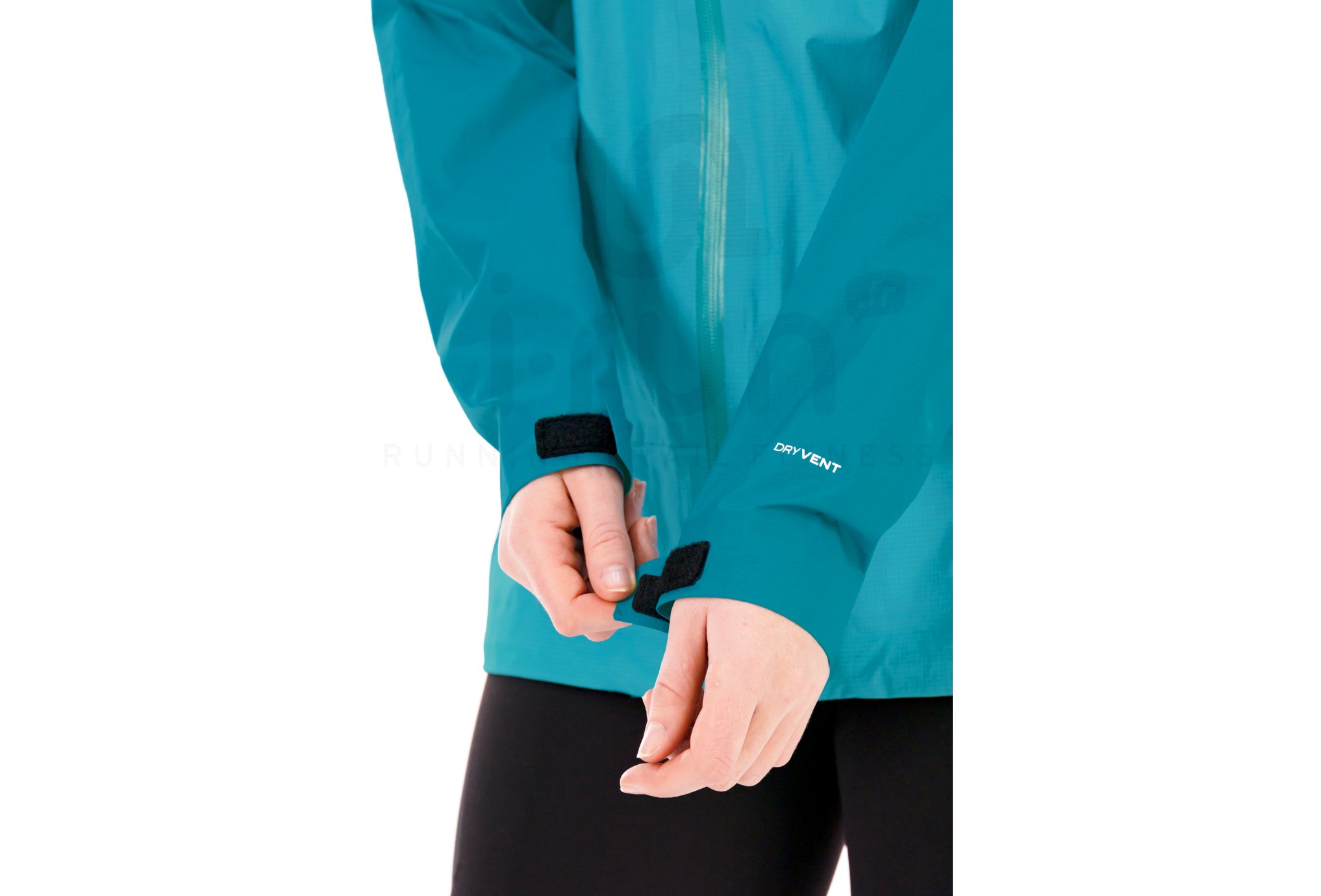 The North Face Signal 2.5L DryVent