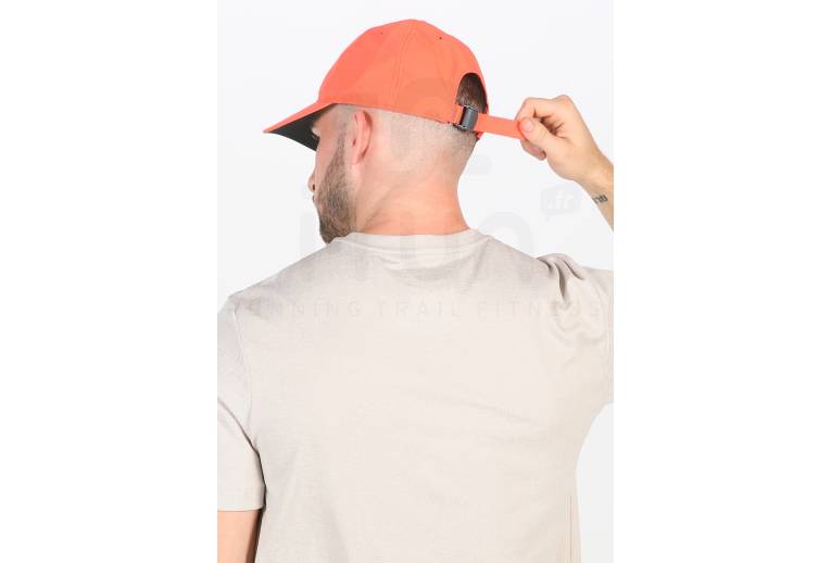 Under Armour Baseline 
