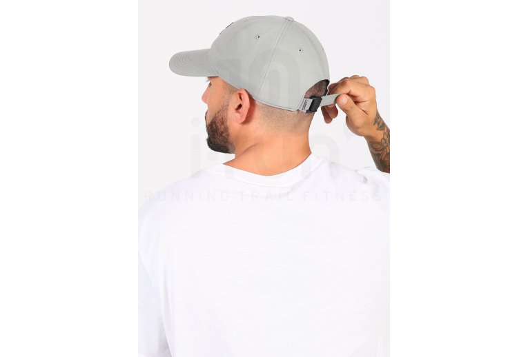Under Armour Baseline 