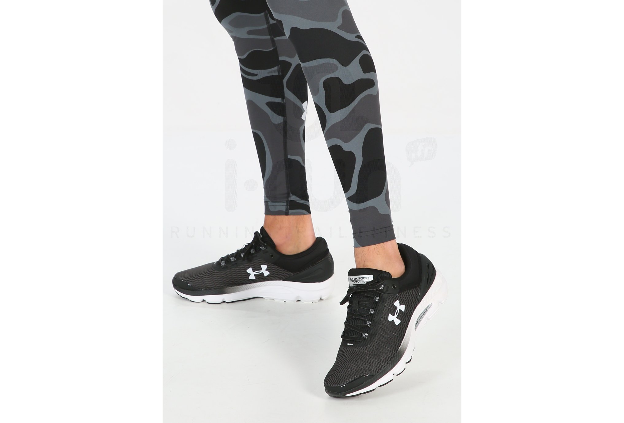 Under Armour Charged Intake 3